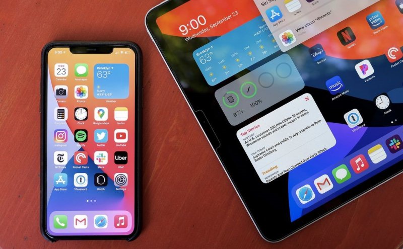 iOS 14 vừa ra mắt đã có bản vá lỗi. Ảnh: The Verge.