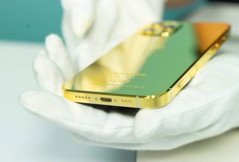 iphone-12-pro-ma-vang-gia-ca-tram-trieu-dong-van-dat-hang-nhu-tom-tuoi-5