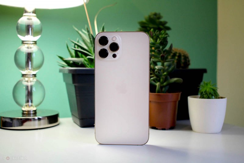iPhone 12 series mở bán tại Việt Nam với nhiều tín hiệu tích cực. (Ảnh: Cnet).