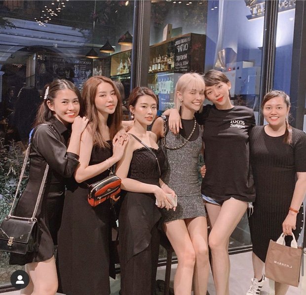 Những cô gái này luôn ở bên nhau trong thời khắc quan trọng