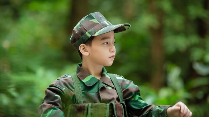 Sau khi gây sốt trong chương trình Sao nhập ngũ phiên bản nhí mùa đầu tiên, Cao Hữu Nhật rất ít tham gia các sự kiện giải trí, cậu bé tập trung cao độ cho việc học văn hóa. Vì vậy, sự xuất hiện của chàng nam vương nhí nổi tiếng đất Hà Thành đã nhanh chóng thu hút sự quan tâm của đông đảo khán giả.