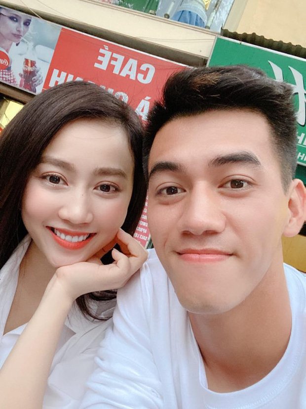 Kể từ khi công khai mối quan hệ, cặp đôi thường thả thính nhau ngọt đến sâu răng.