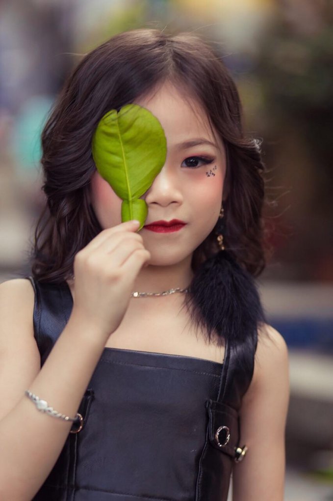 Bằng sự đam mê và tố chất sẵn có của một ngôi sao, Ánh Ngọc đang dần bộc lộ cho mọi người thấy tài năng tiềm ẩn bên trong cô bé.