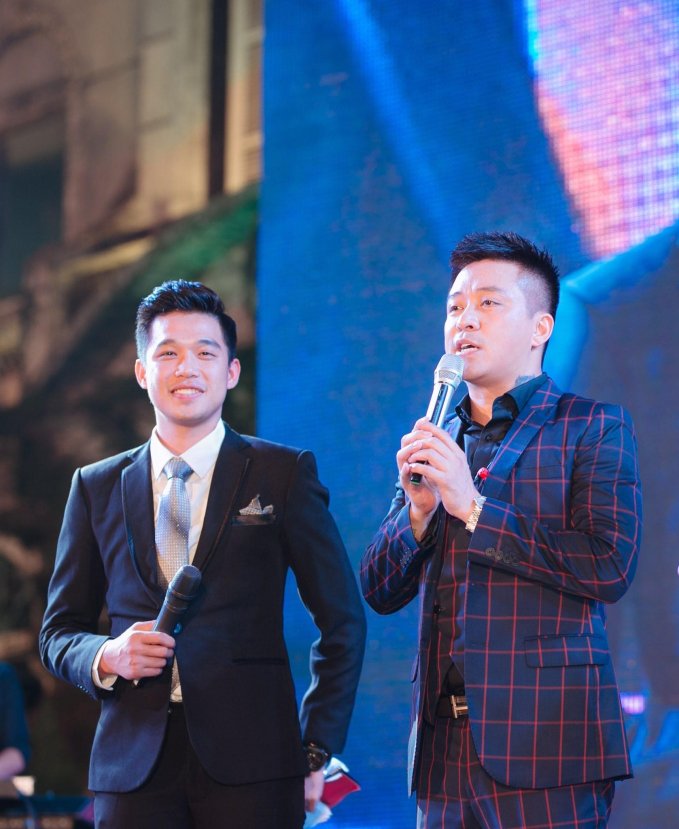 Dù mắt không to nhưng Hoàng Thành vẫn đẹp trai và tỏa sáng theo cách của riêng mình.