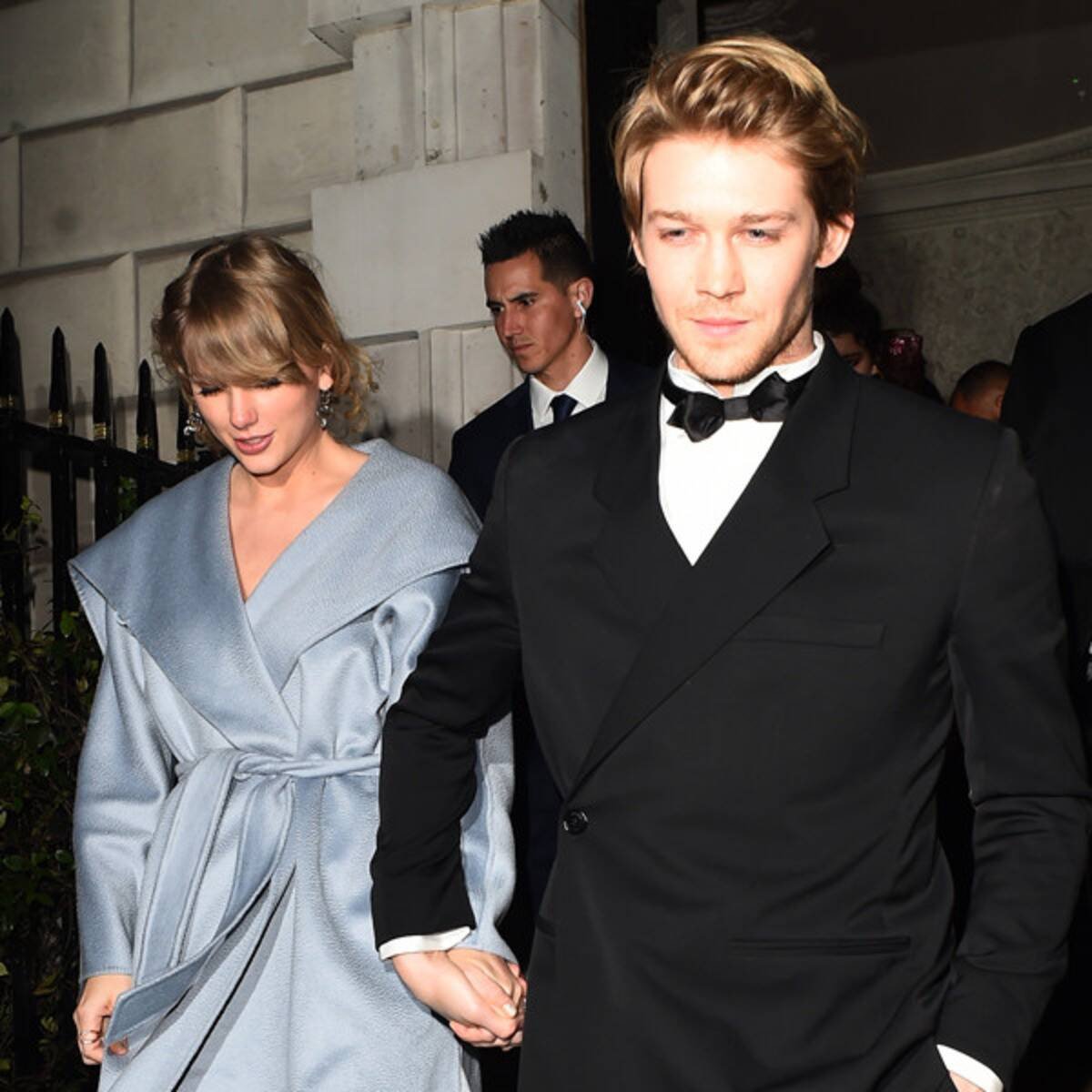 rs600x600-190210195541-600-taylor-swift-joe-alwyn-baftas-1586344921438307891659