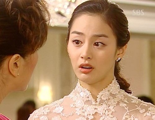 Yuri khó ưa trong Nấc thang lên thiên đường