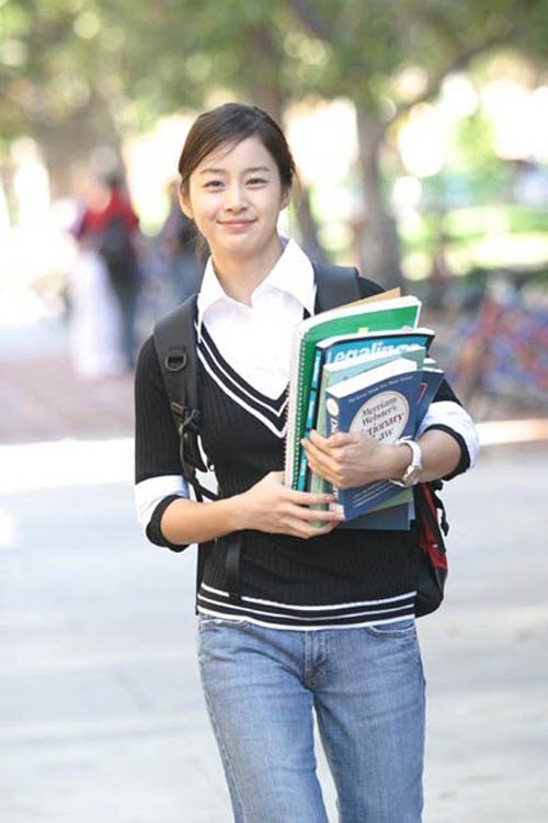Cô sinh viên hiền lành ngây thơ trong Chuyện tình Harvard