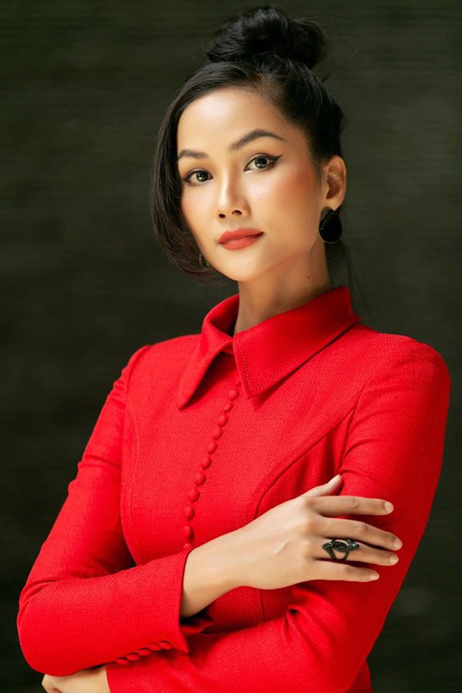 Nàng hậu giờ đã thay đổi rất nhiều so với ngày nhỏ.