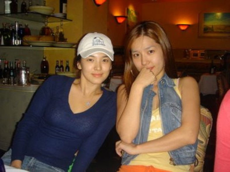 Song Hye Kyo và Lee Jin rất thân thiết.