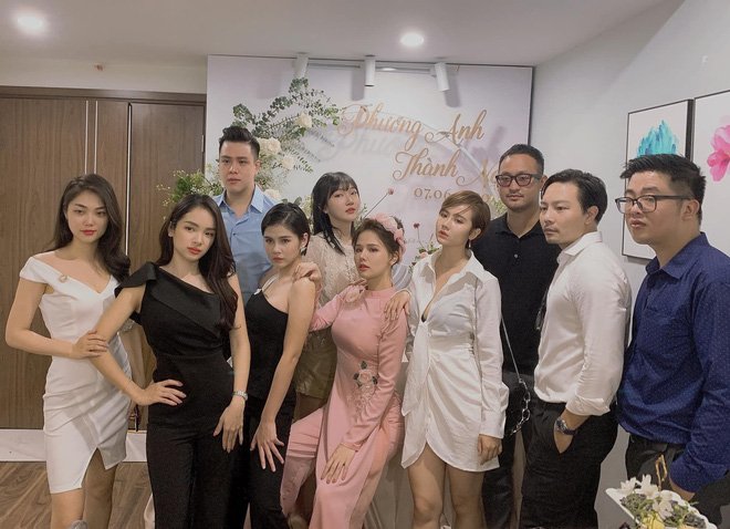 Bức ảnh trong lễ ăn hỏi hiếm hoi được tiết lộ