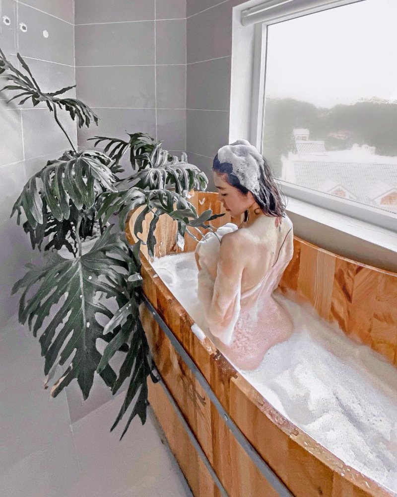 Ai dám bảo Elly Trần là bà mẹ 2 con khi nhìn thân hình nuột nà của cô chứ?