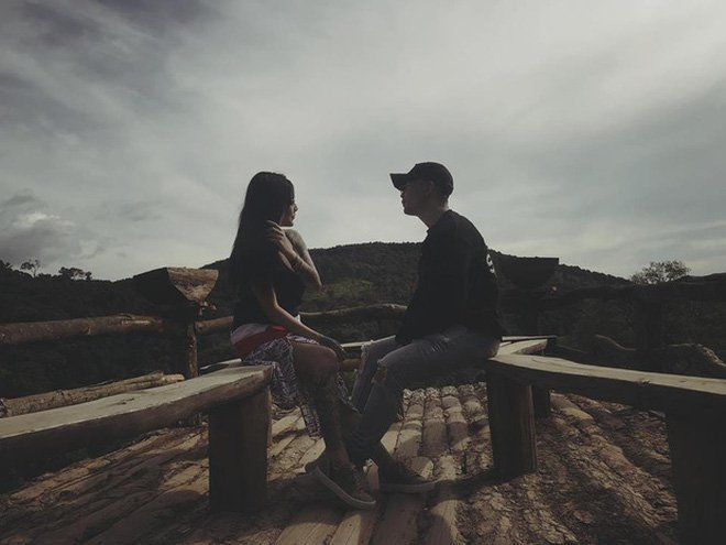 Cassie Trinh Võ là cô gái duy nhất Binz công khai hẹn hò trên mạng xã hội thời gian qua.