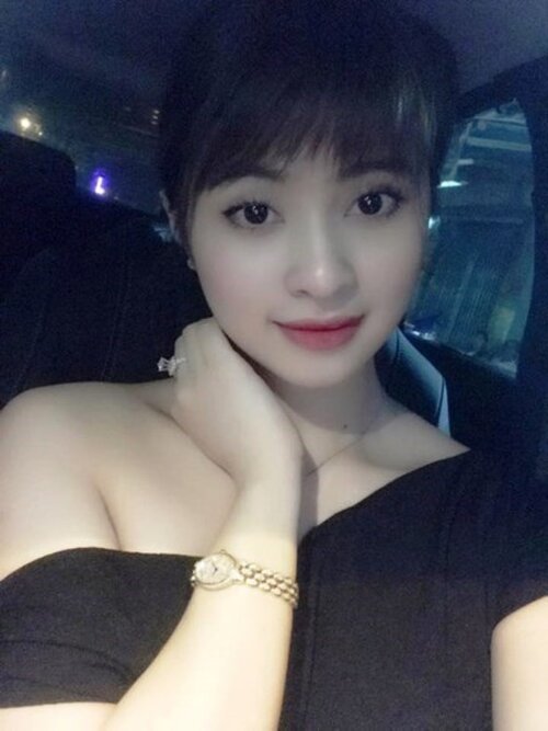 Với sự hỗ trợ của app chụp ảnh, các đường nét trên khuôn mặt Ngọc Miu thật sự sắc nước hương trời.