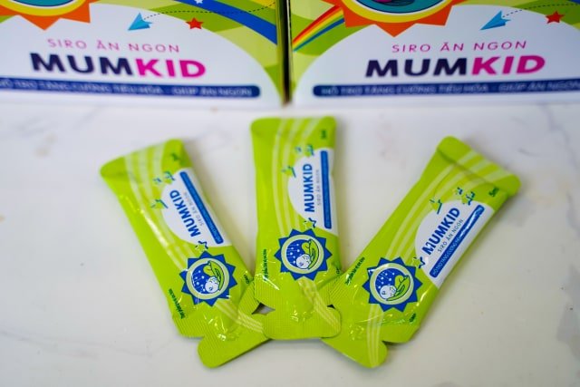 Trong mỗi gói Siro MUMKID chứa những vitamin và khoáng chất thiết yếu cho cơ thể trẻ khỏe mạnh, ăn ngoan, ngủ ngon, nhanh lớn.