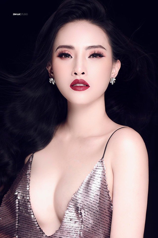 Cô tự mình tạo dựng sự nghiệp và nuôi con nhỏ