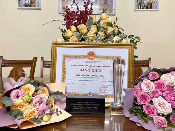 Bằng khen thủ khoa xuất sắc