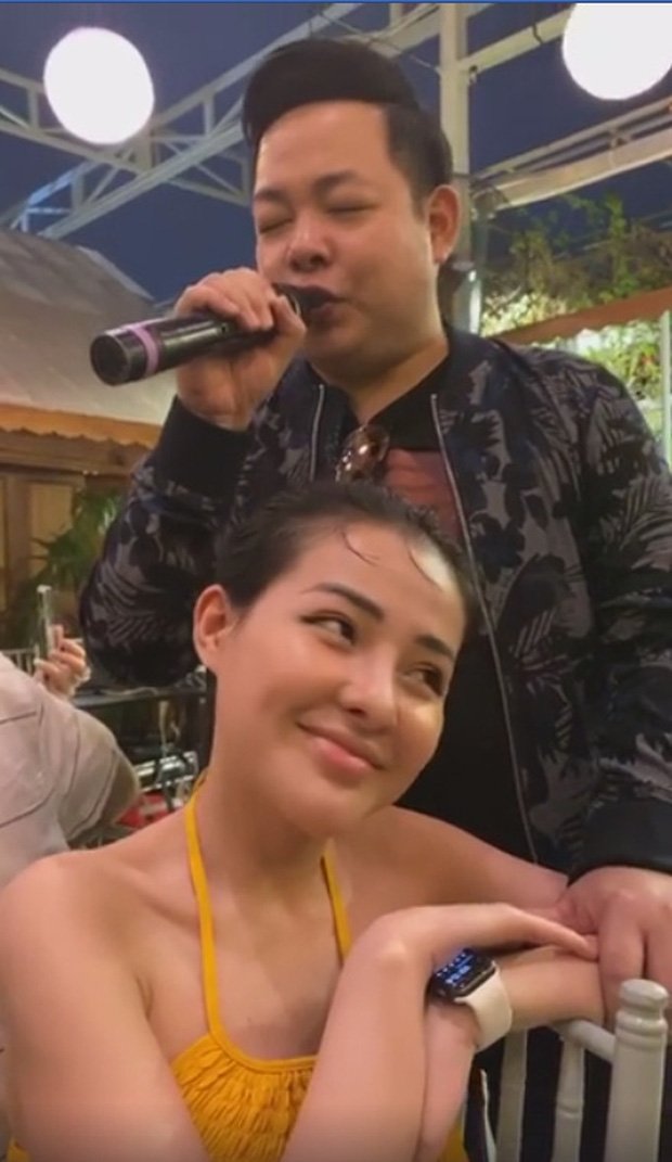 Quang Lê và Ngân 98 thân thiết trong buổi giao lưu