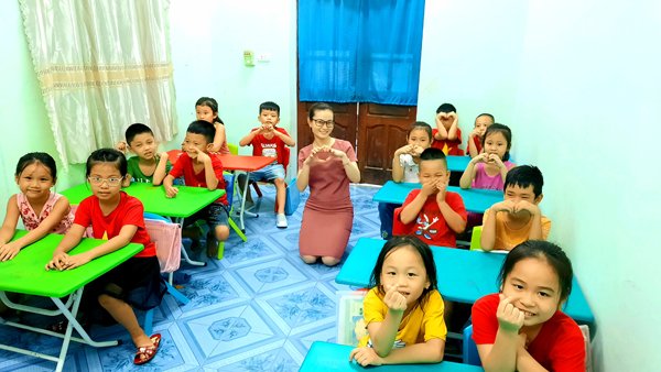 Tuổi trẻ ai đó đã ví như một cơn mưa rào, nhưng tại sao lại để bản thân cảm lạnh chứ, phải nhiệt huyết và ngoan cường như Châu Nguyễn nhé