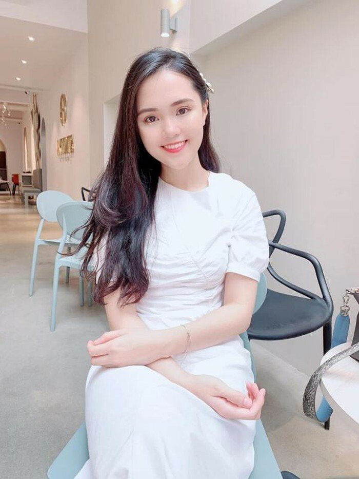 Công chúa béo Quỳnh Anh nay còn đâu, thay vào đó là hình ảnh của một nàng ngọc nữ làng WAGs Việt với gương mặt xinh xắn chuẩn V-line.
