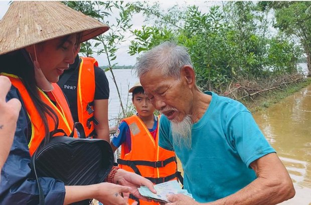 Hành động kịp thời của Thủy Tiên