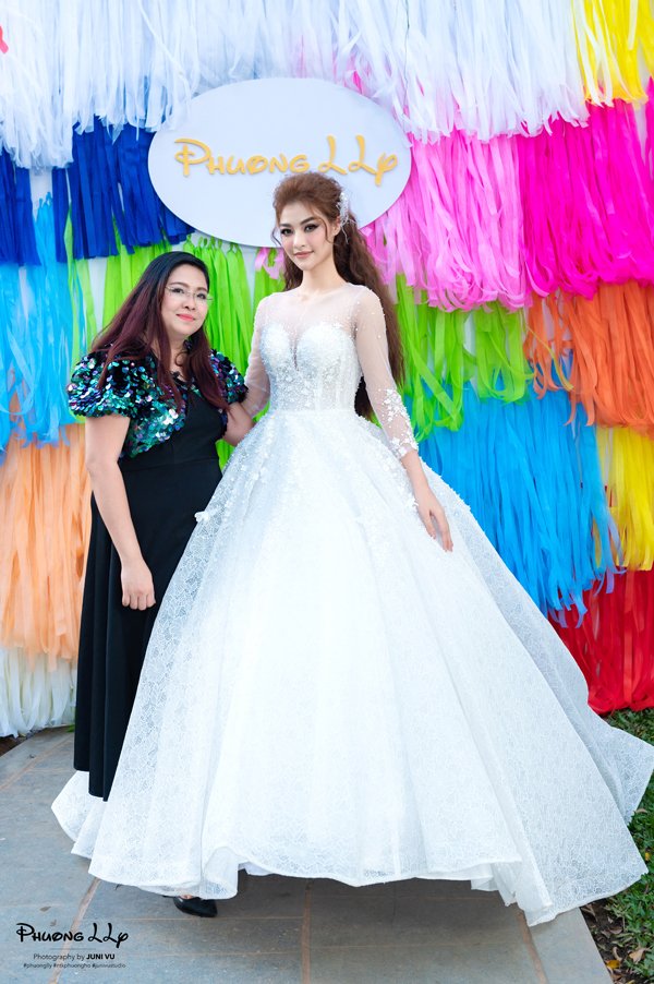 Á hậu Kiều Loan làm vedette trong show thời trang của NTK Phương Hồ