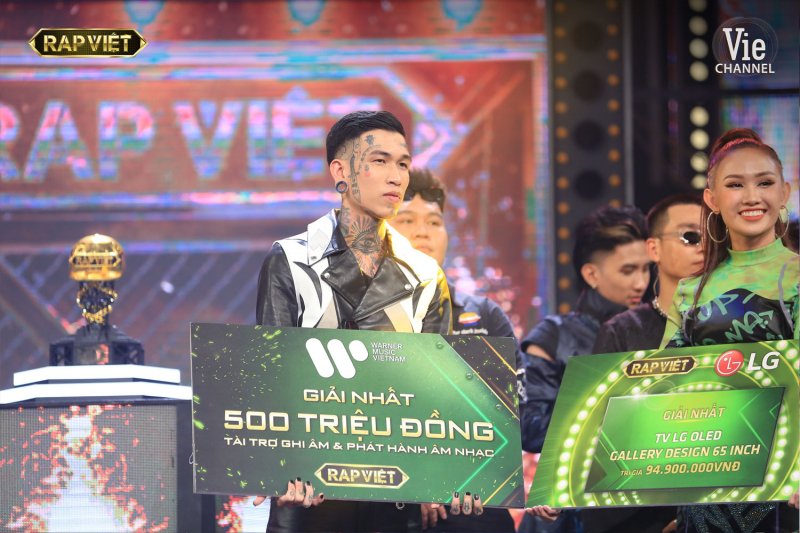 Dế Choắt đội Wowy là quán quân của chương trình Rap Việt mùa đầu tiên