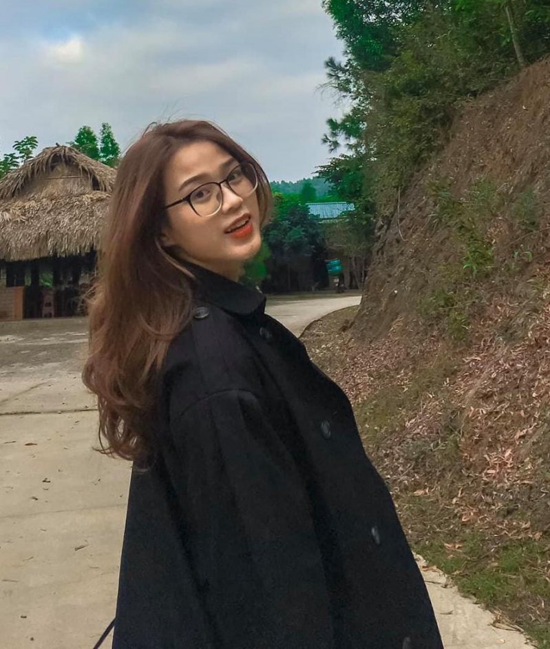Đỗ Thị Hà với những hình ảnh đời thường xinh xắn.
