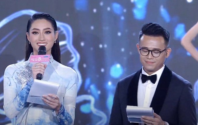 Trước đó người đẹp cũng gây nhiều tranh cãi khi làm MC ở vòng Bán kết