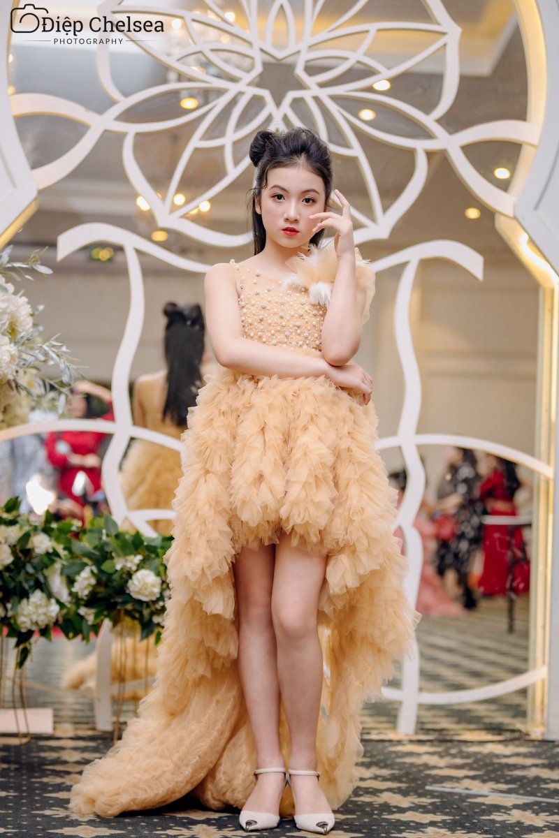 Yubin đã diện một trang phục của NTK Ruby's Midu