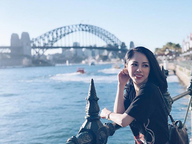 Trên trang cá nhân, Bạch Lan Phương cho thấy cô sở hữu cuộc sống sang chảnh và đẳng cấp. Cô thường xuyên chia sẻ việc đi ăn tại những nhà hàng sang trọng và những chuyến du lịch khắp nơi trên thế giới.