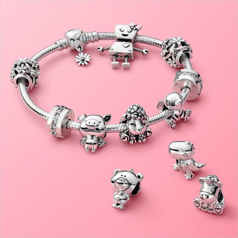 Một trong những lý do khiến những chiếc vòng charm tạo 