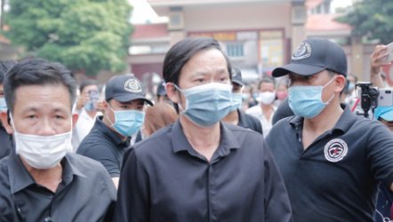 Nghệ sĩ Hoài Linh được gia đình nghệ sĩ Chí Tài ủy quyền thực hiện tang lễ