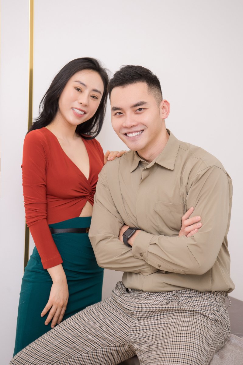 Ngô Thùy Linh và MC - người mẫu Mạnh Khang