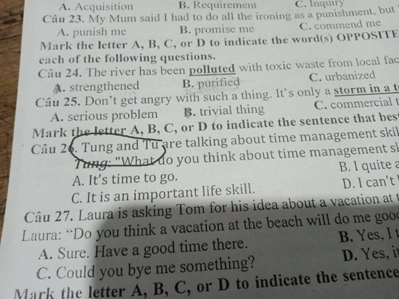 Tùng - Tú được nhắc đến trong đề thi tiếng Anh