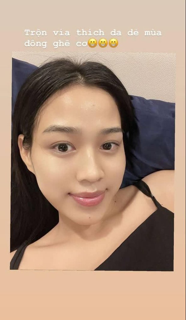 Quan trọng hơn cô nàng vô cùng tự tin và sẵn sàng chia sẻ mặt mộc.