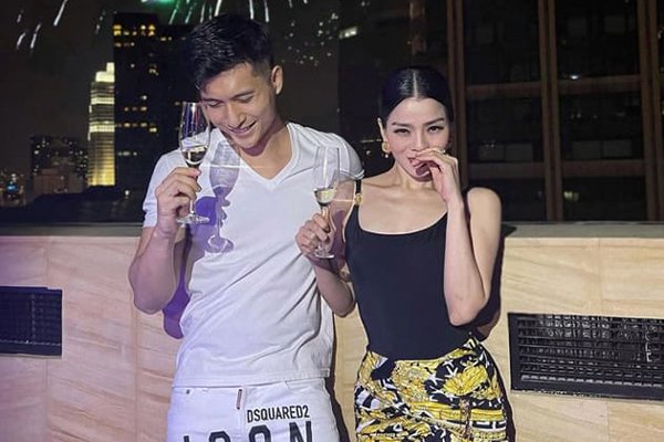 Cặp đôi khoe khoảnh khắc đáng yêu
