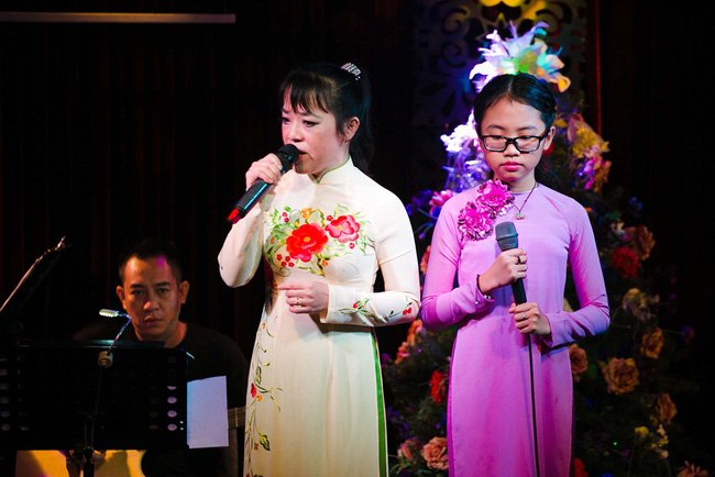 Ca sĩ Phương Quế Như - người dìu dắt và dạy ca hát cho Phương Mỹ Chi cũng đã qua đời vì Covid-19