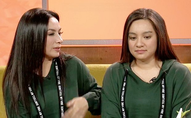 Trước đó, nữ ca sĩ đã dời lịch về Mỹ, thất hẹn với con gái chỉ vì muốn giúp đỡ thêm cho nhiều người khó khăn trong lúc dịch Covid-19