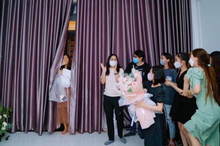 FC Thủy Tiên mừng sinh nhật nữ ca sĩ