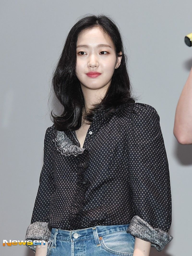 Kim Go Eun mang vẻ đẹp Á đông.