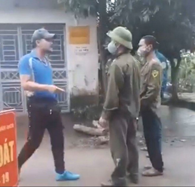 Phạm Văn Xoan dọa đánh thành viên chốt kiểm dịch.
