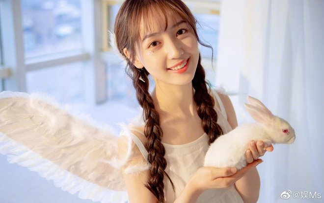 Tần Ngưu Chính Uy còn gây tranh cãi về gia thế thật sự.
