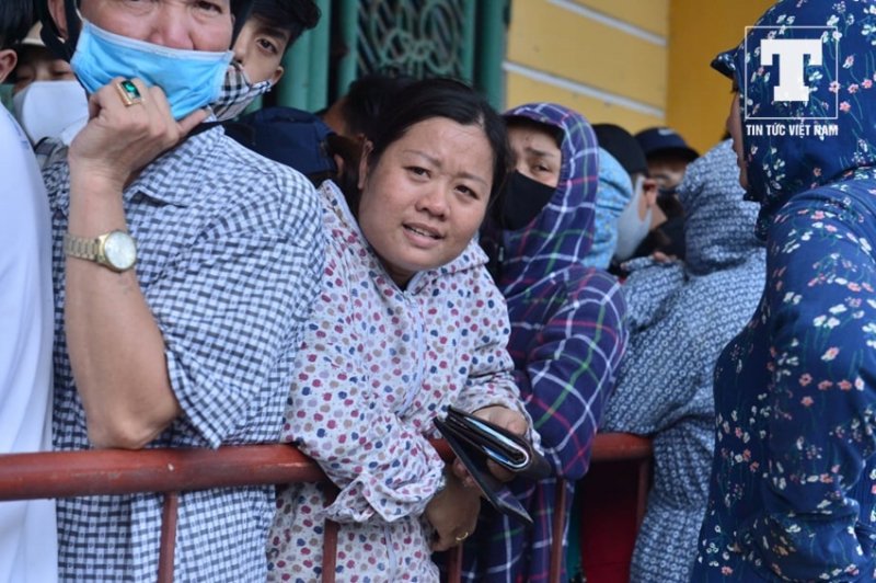 Một quan chức LĐBĐ châu Á từng nói, bóng đá Việt Nam trở lại và khán giả được vào sân có thể xem như một biểu tượng của chiến thắng dịch Covid-19.