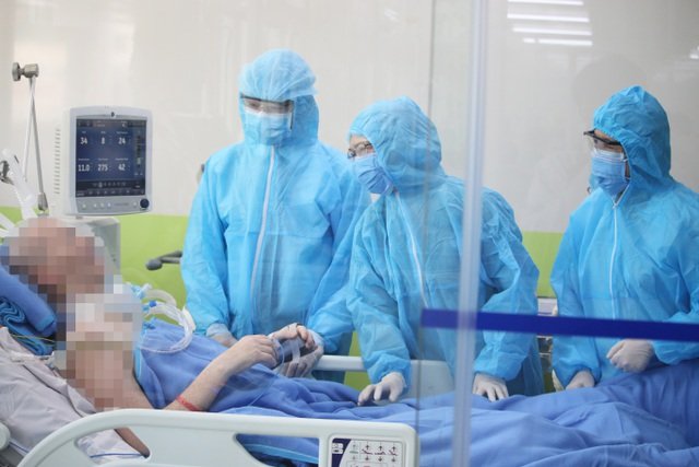 Nam phi công người Anh hồi phục thần kỳ.