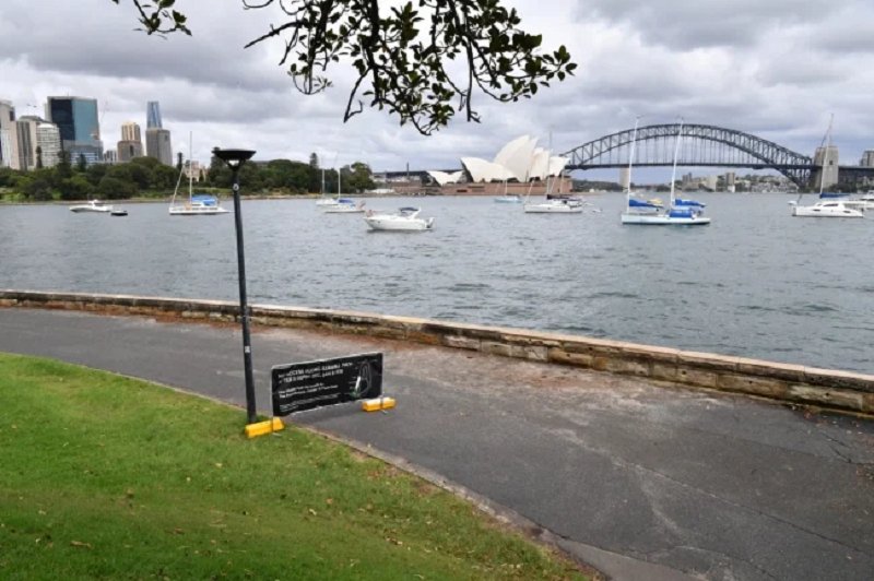 Cảng Sydney hôm 31/12 vắng bóng người qua lại.