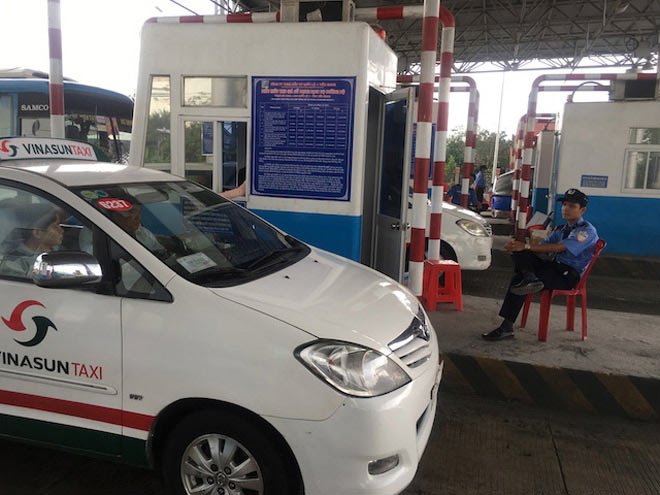 BOT thu phí Cai Lậy xả trạm lần thứ 4 trong ngày khi nữ tài xế làm rớt tiền