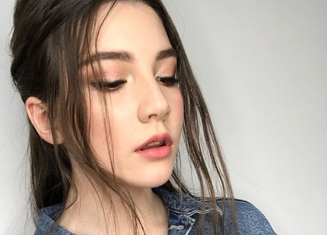 Bí ẩn cái chết của cô người mẫu xinh đẹp 14 tuổi người Nga: Trúng độc hay làm việc quá sức?