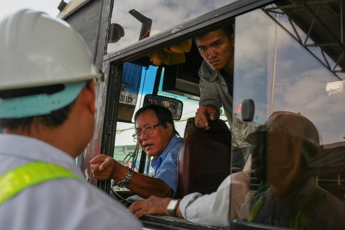 Tài xế quyết không trả phí, BOT Cai Lậy xả trạm hơn 10 lần trong ngày