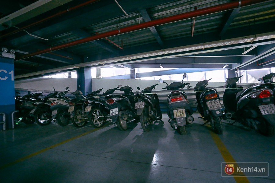 Nhà xe sân bay Tân Sơn Nhất có thể khởi kiện những chủ nhân của hàng trăm chiếc xe máy gửi suốt 2 năm không đến nhận?