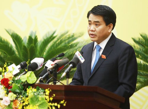 Chủ tịch Hà Nội: 'Đá lát vỉa hè vỡ vì chọn không đúng kích cỡ, độ dày'